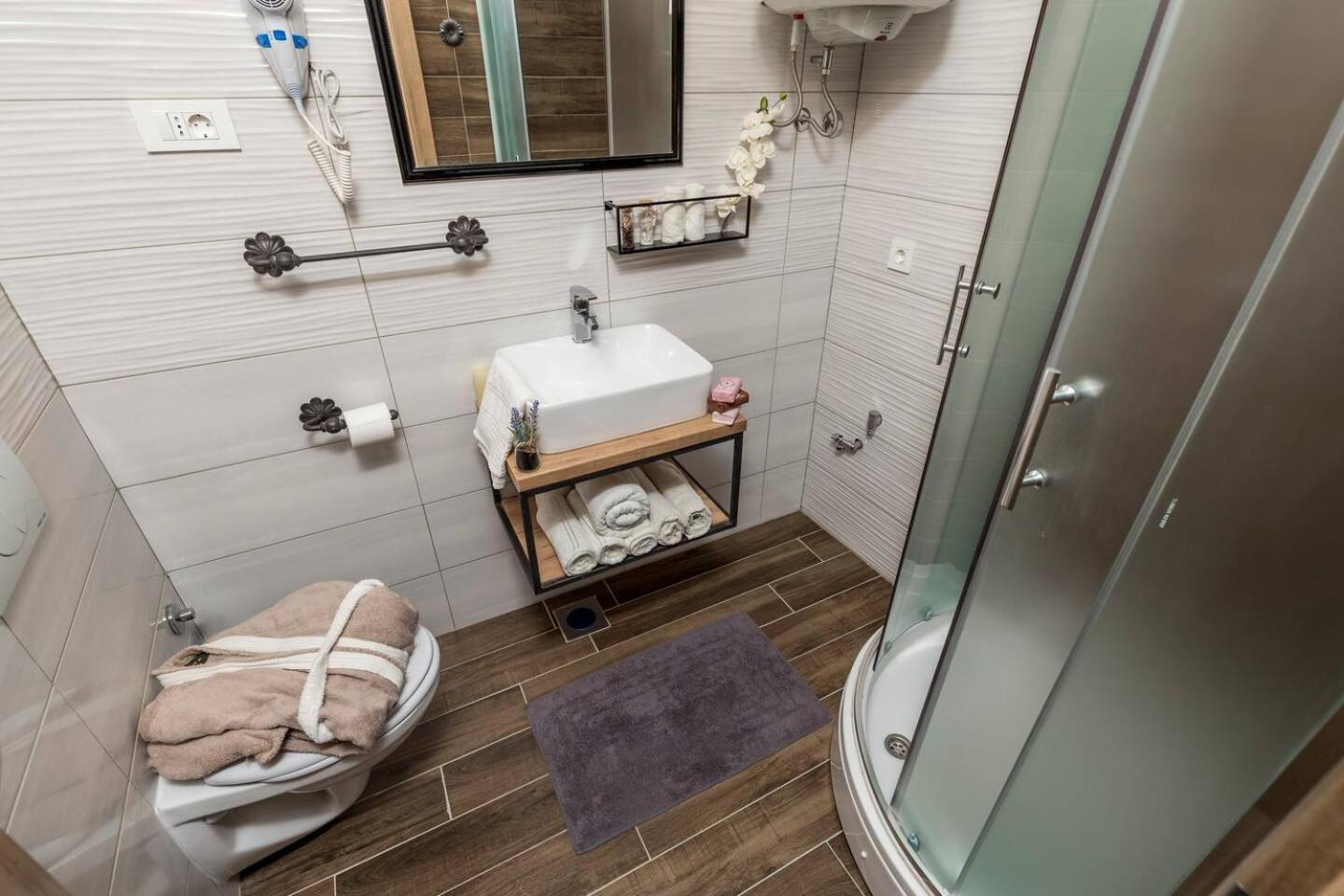 Apartment Four Seasons