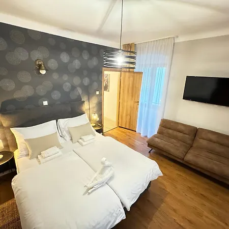 Four Seasons Apartment Rijeka Exterior photo